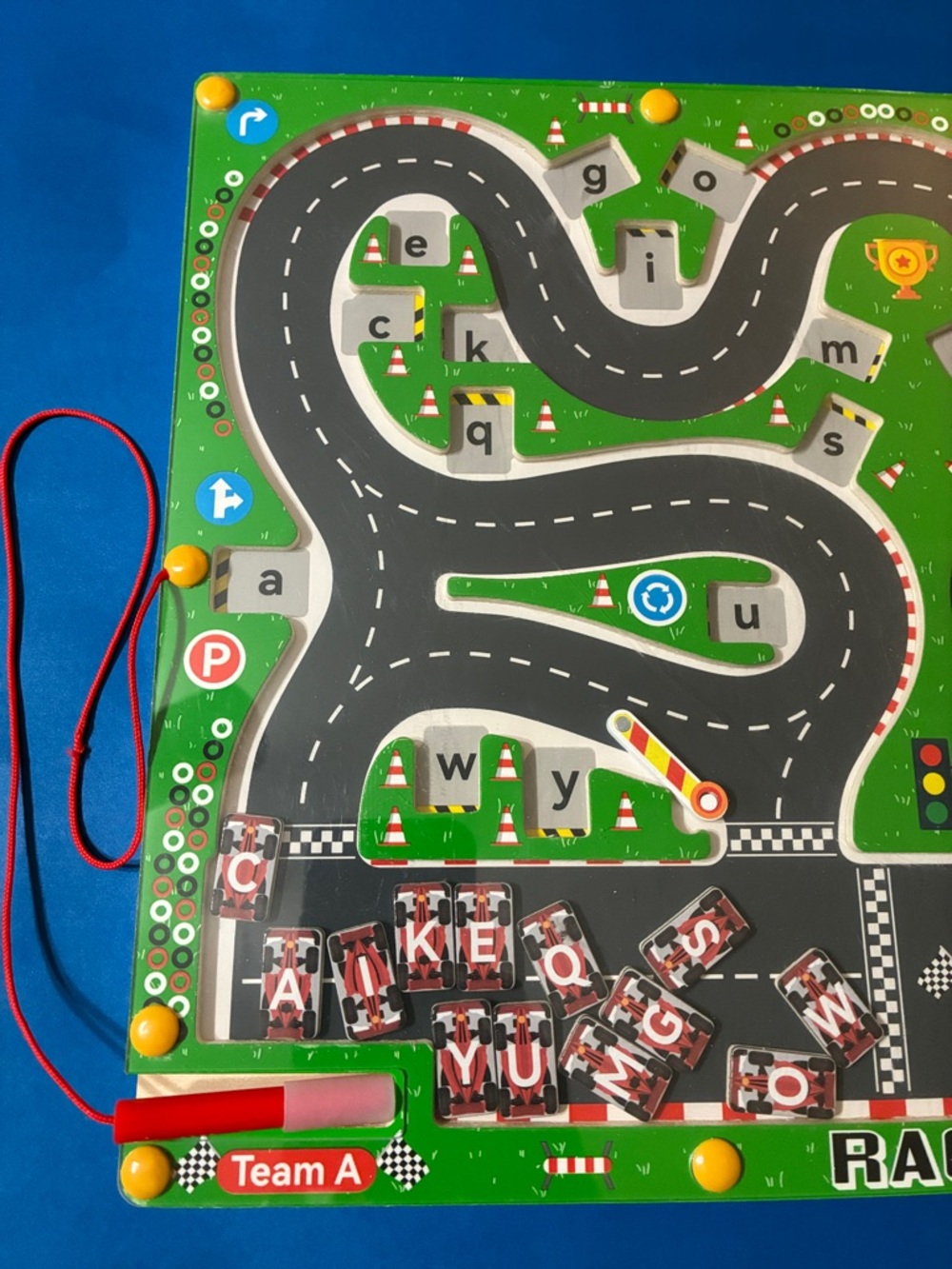 MAGNETIC ALPHABET RACING MAZE - Picture 3 of 10